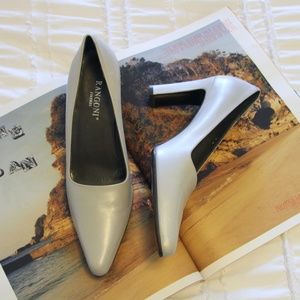 Vintage Heels - Grey Pumps